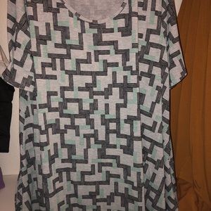2xl LuLaRoe top
